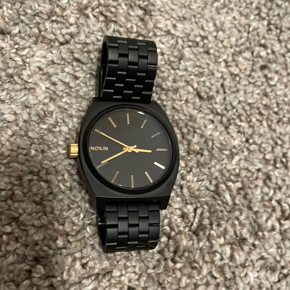 Nixon watch new never worn